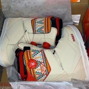 Brand New Snowboarding Boots, Women’s Size US 9.
